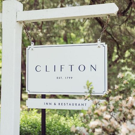 Hotel The Clifton Charlottesville Esterno foto
