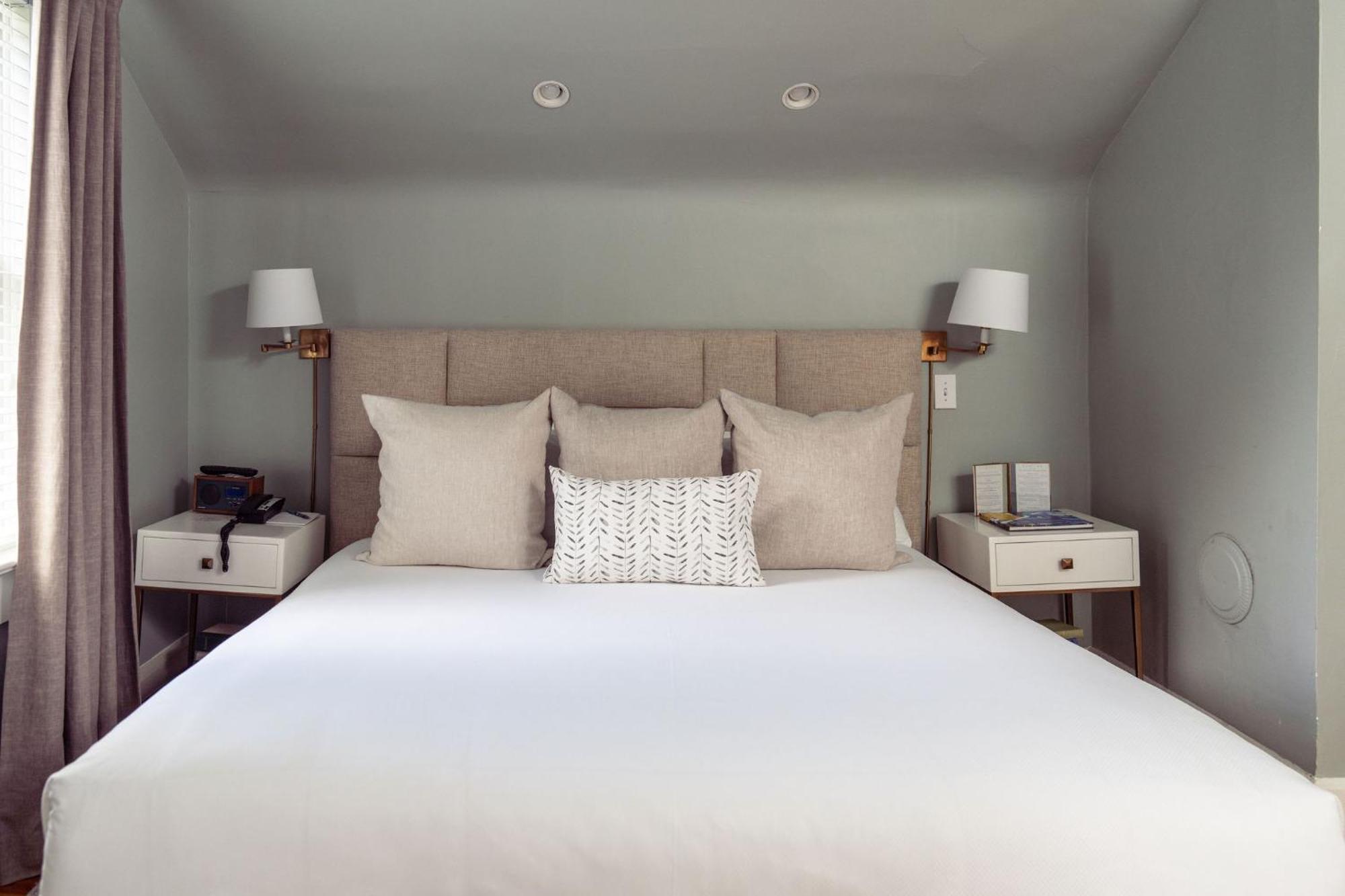 Hotel The Clifton Charlottesville Esterno foto