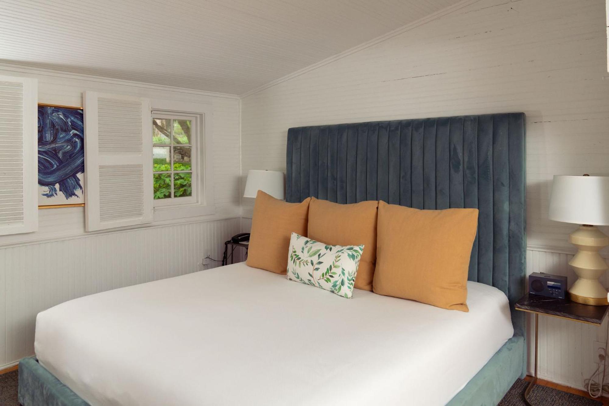 Hotel The Clifton Charlottesville Esterno foto