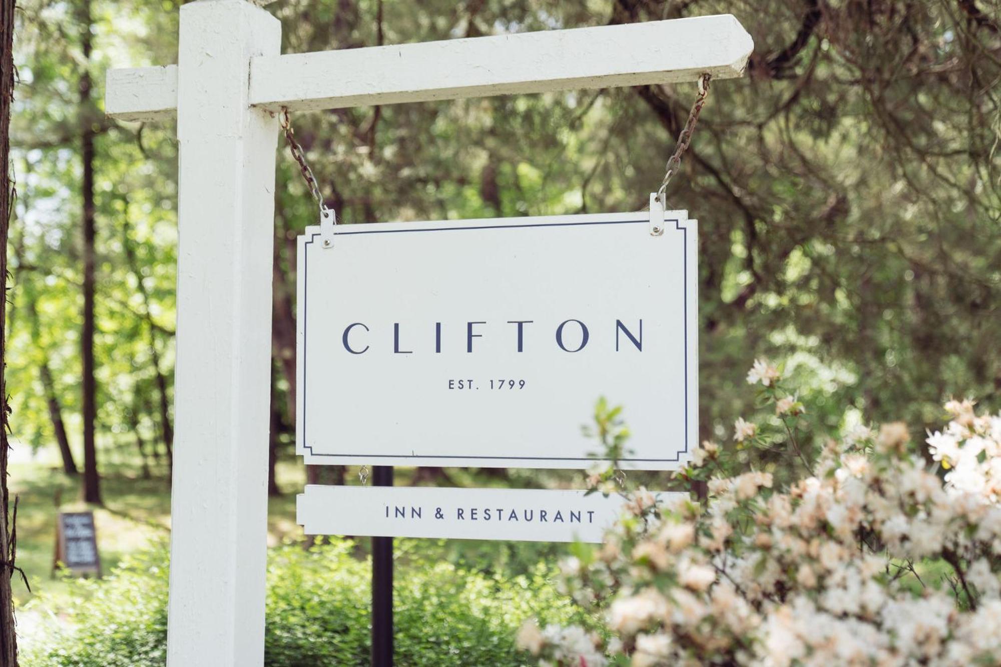 Hotel The Clifton Charlottesville Esterno foto
