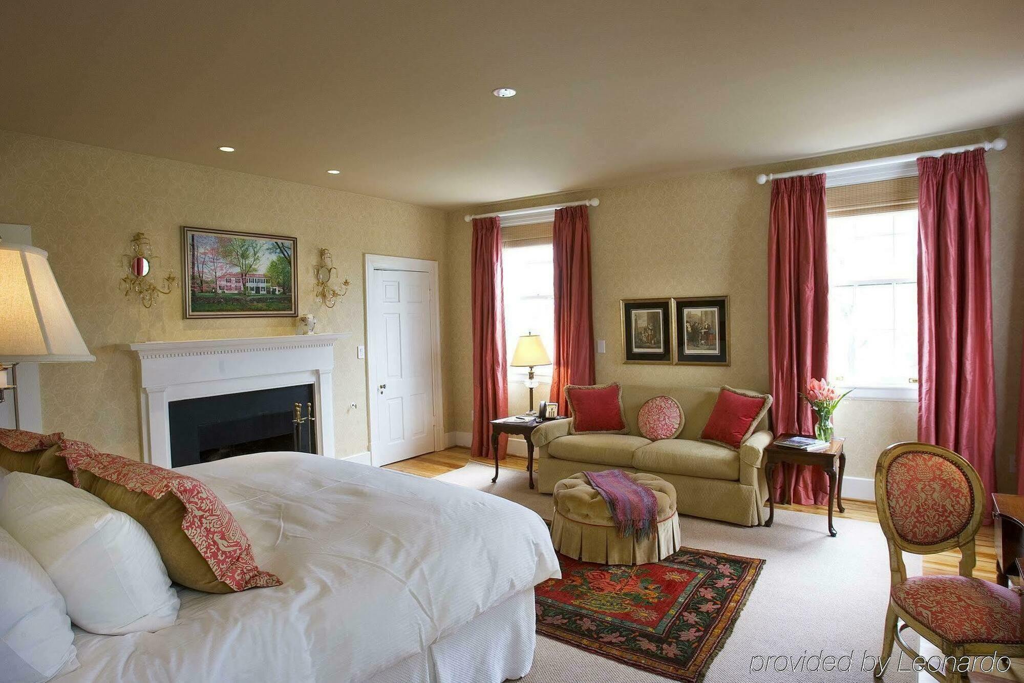 Hotel The Clifton Charlottesville Esterno foto